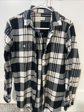 Women’s Black and White Plaid Button-Up Shirt